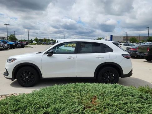 Used 2024 Honda HR-V Sport image 3