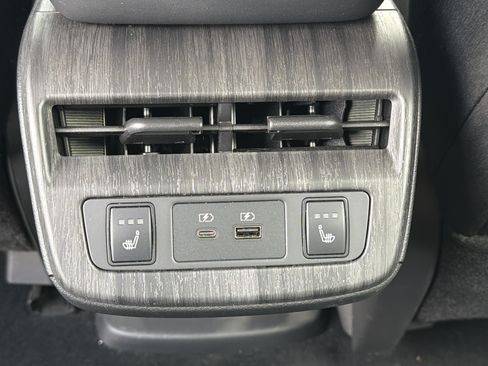 Used 2023 Nissan Ariya FWD image 19