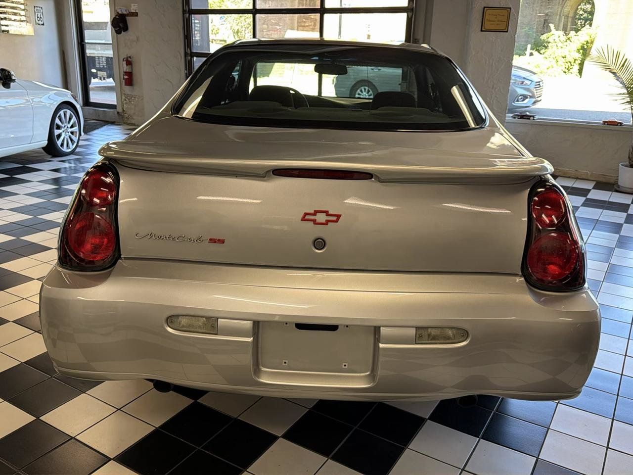 Used 2003 Chevrolet Monte Carlo SS w/ Mirror Group FWD image 5