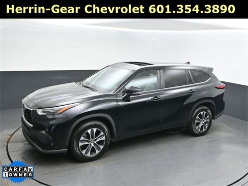 Used 2023 Toyota Highlander XLE image 36