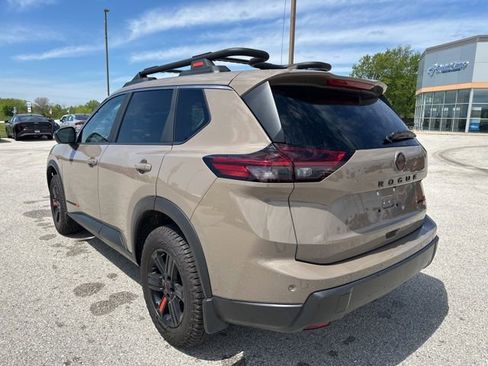 Used 2025 Nissan Rogue SV AWD/4WD image 5