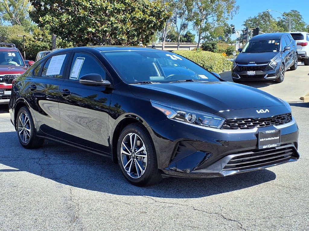 Certified 2024 Kia Forte LXS w/ LXS Technology Package FWD image 7