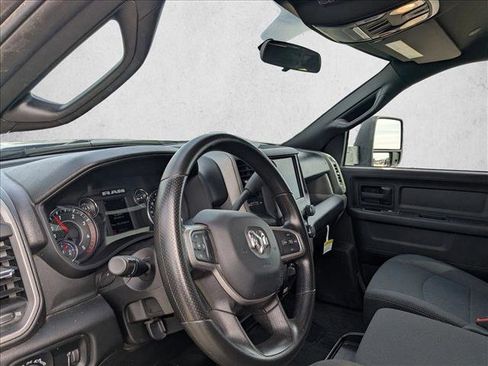 Used 2024 RAM 3500 Tradesman w/ Chrome Appearance Group image 9