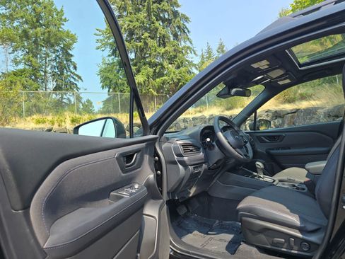 Certified 2025 Subaru Forester Premium AWD/4WD image 23