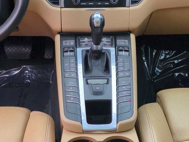 Used 2017 Porsche Macan GTS AWD/4WD image 18