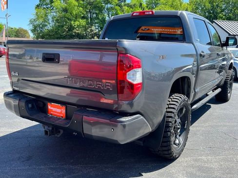 Used 2017 Toyota Tundra SR5 w/ SR5 Upgrade Package AWD/4WD image 8