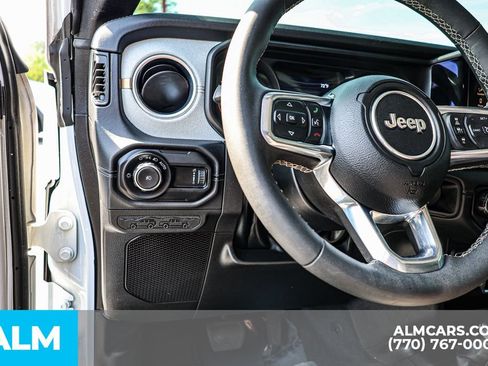 Used 2025 Jeep Wrangler Unlimited Sahara AWD/4WD image 25