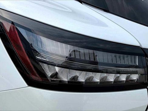 New 2025 Nissan Murano SL image 12