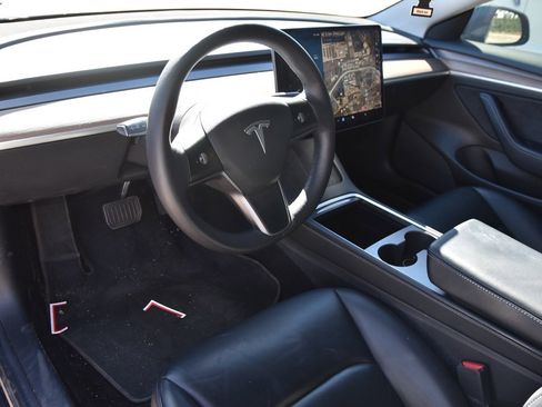 Used 2021 Tesla Model 3 Standard Range Plus image 8