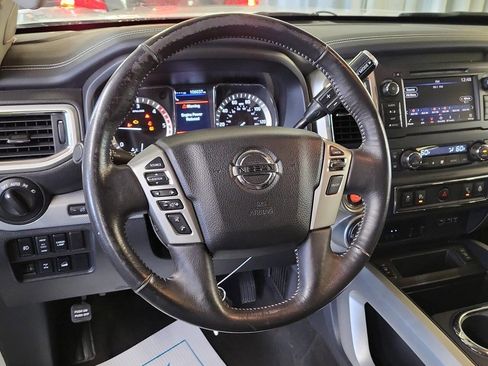 Used 2019 Nissan Titan PRO-4X w/ Pro-4x Convenience Package image 10