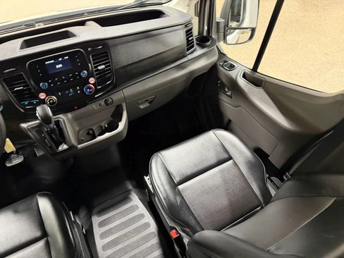 Used 2025 Ford Transit 250 148 Medium Roof RWD image 45