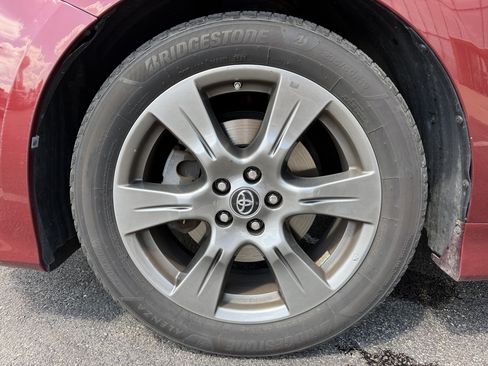 Used 2019 Toyota Sienna SE w/ SE Preferred Package FWD image 12