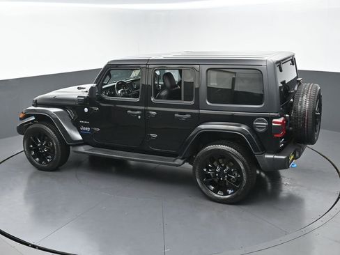 Used 2023 Jeep Wrangler Unlimited Sahara w/ Cold Weather Group AWD/4WD image 43