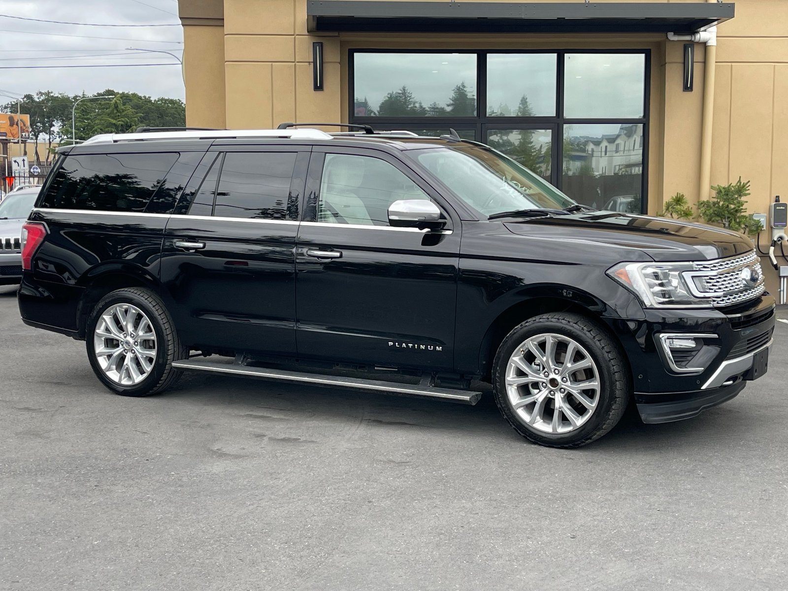 Used 2018 Ford Expedition Max Platinum AWD/4WD image 1