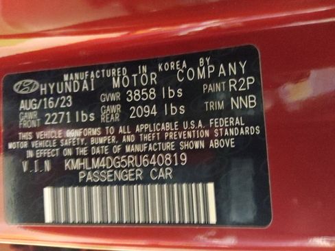 Used 2024 Hyundai Elantra SEL FWD image 33