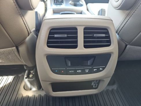 Used 2019 Honda Pilot EX-L image 11