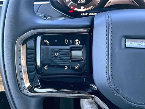 Used 2025 Land Rover Range Rover Sport Dynamic SE image 20