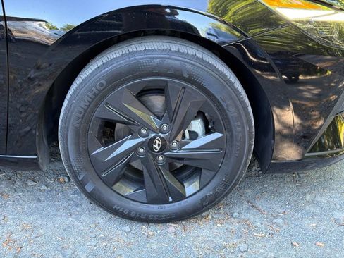 Certified 2023 Hyundai Elantra SEL FWD image 8