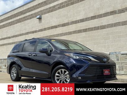 Certified 2025 Toyota Sienna XLE