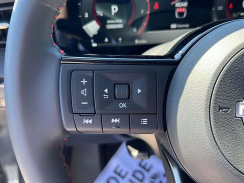 New 2025 Nissan Kicks SR image 18