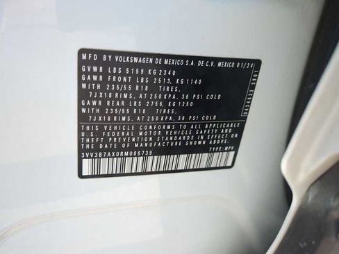 Used 2024 Volkswagen Tiguan SE image 33