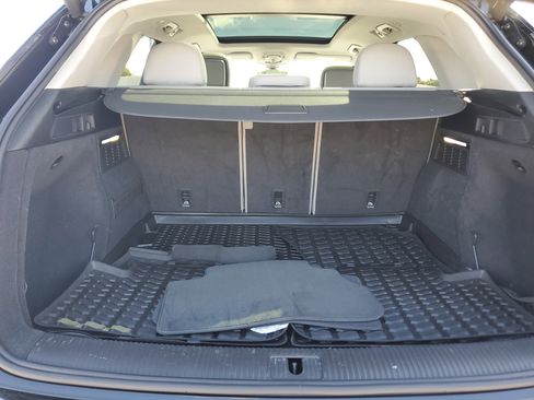 Used 2022 Audi Q5 2.0T Premium w/ Convenience Package image 12