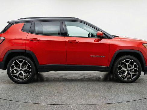 Used 2025 Jeep Compass Limited AWD/4WD image 11