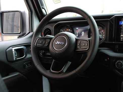 Used 2026 Jeep Gladiator Rubicon AWD/4WD image 46