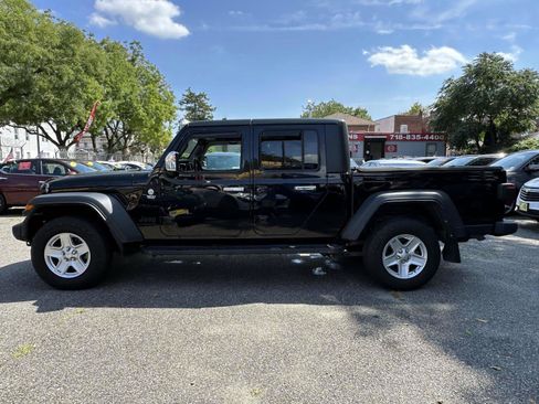 Used 2020 Jeep Gladiator Sport w/ Quick Order Package 24S AWD/4WD image 6