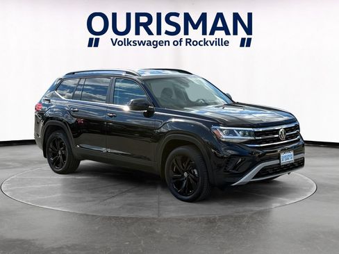 Used 2023 Volkswagen Atlas SE w/ Black Wheel Package AWD/4WD image 1