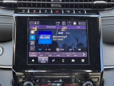 New 2025 Jeep Grand Cherokee Altitude image 2