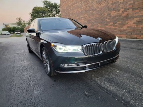 Used 2017 BMW 750Li xDrive image 38