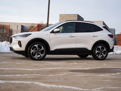 Used 2025 Ford Escape ST-Line Select w/ Tech Pack #1 image 3