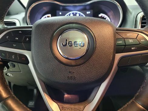 Used 2018 Jeep Grand Cherokee Altitude image 36