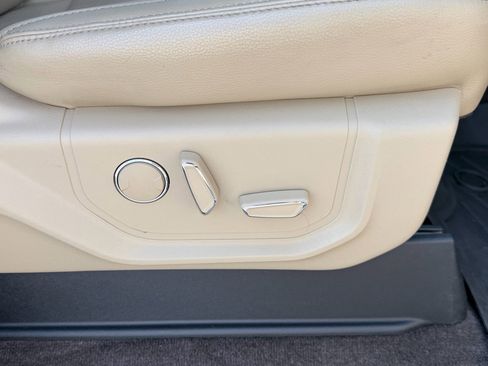 Used 2018 Ford F150 Lariat w/ Equipment Group 502A Luxury AWD/4WD image 26