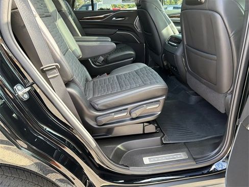 Used 2024 Cadillac Escalade Sport Platinum w/ LPO, ONYX Package image 15
