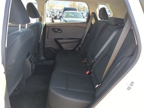 Used 2023 Nissan Rogue S image 29