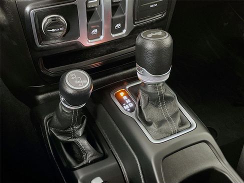 Used 2024 Jeep Wrangler Sport S image 20