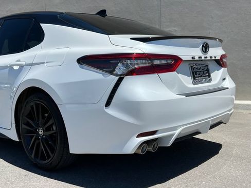 Used 2022 Toyota Camry XSE FWD image 8