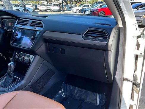 Used 2019 Volkswagen Tiguan SEL image 19