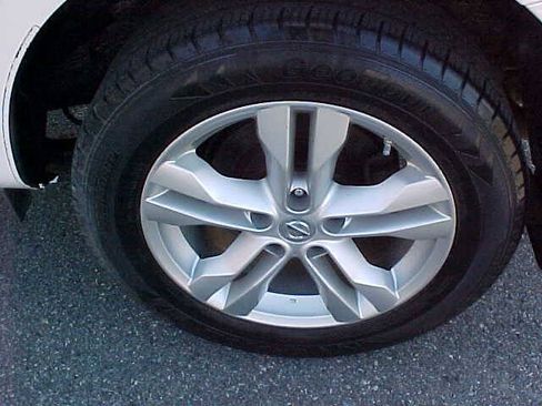 Used 2012 Nissan Rogue SV AWD/4WD image 8