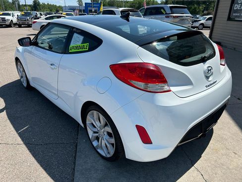 Used 2013 Hyundai Veloster w/ Style Pkg FWD image 7
