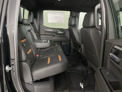 Used 2024 GMC Sierra 1500 AT4 w/ Technology Package image 27