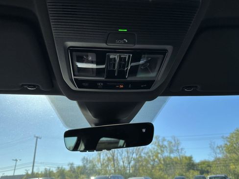 New 2026 Volkswagen Atlas Cross Sport SEL Premium R-Line image 32