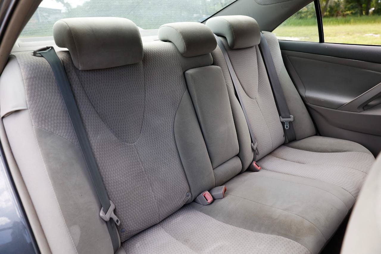 Used 2011 Toyota Camry LE FWD image 14