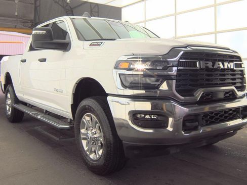 Used 2026 RAM 2500 Big Horn AWD/4WD image 2