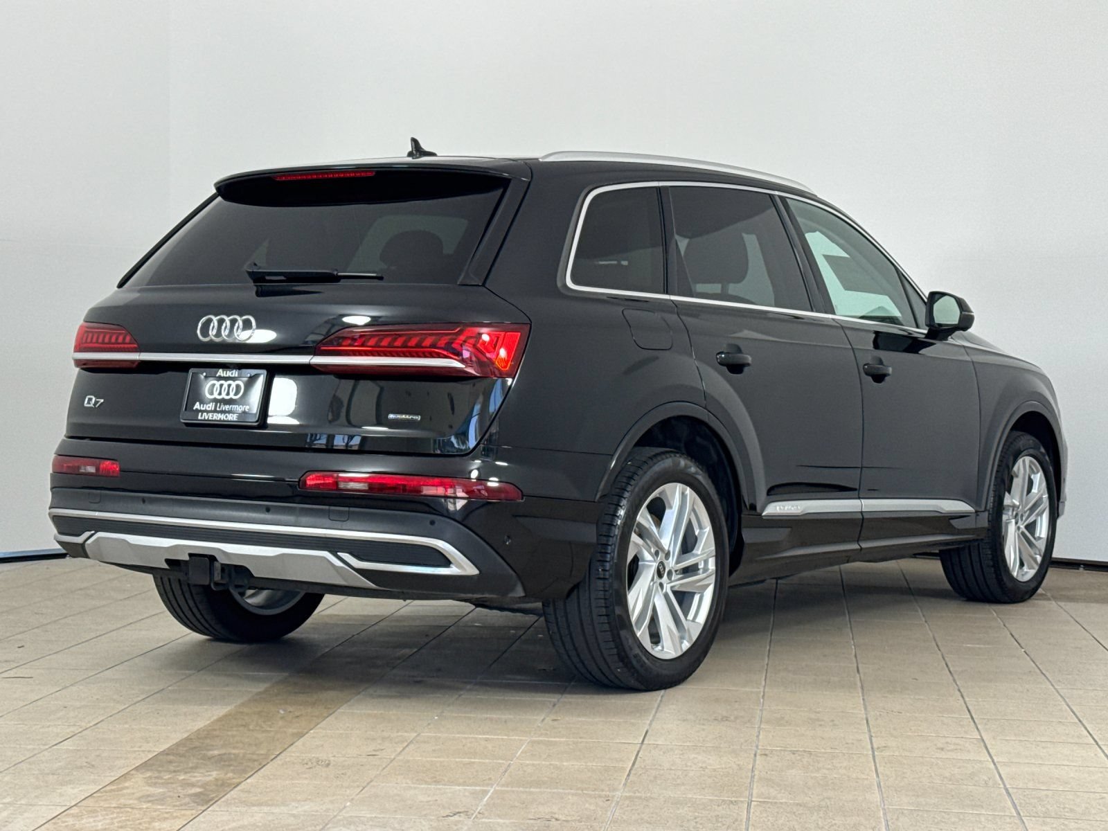 Used 2023 Audi Q7 2.0T Premium w/ Convenience Package AWD/4WD image 6