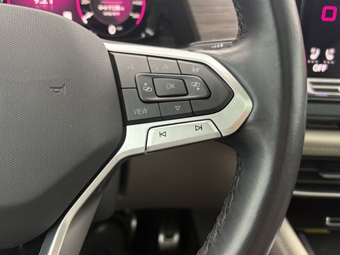 Used 2024 Volkswagen Atlas SEL Premium R-Line image 18