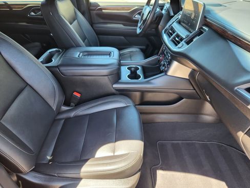 Used 2021 Chevrolet Suburban Z71 AWD/4WD image 16