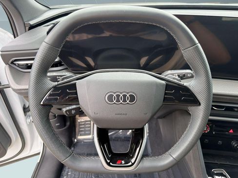 Used 2025 Audi SQ5 Premium Plus AWD/4WD image 15